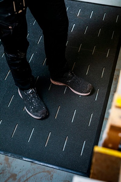 Anti-Slip liukuestetuotteet käytäville ja kulkureiteille  